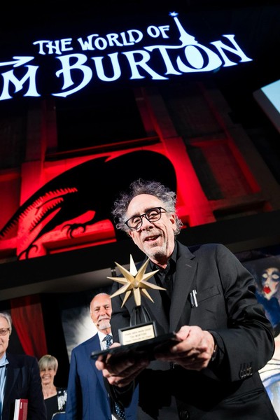 Tim Burton Conquers Turin Through An Exhibition, Masterclass And Stella della Mole Award At The National Museum of Cinema
